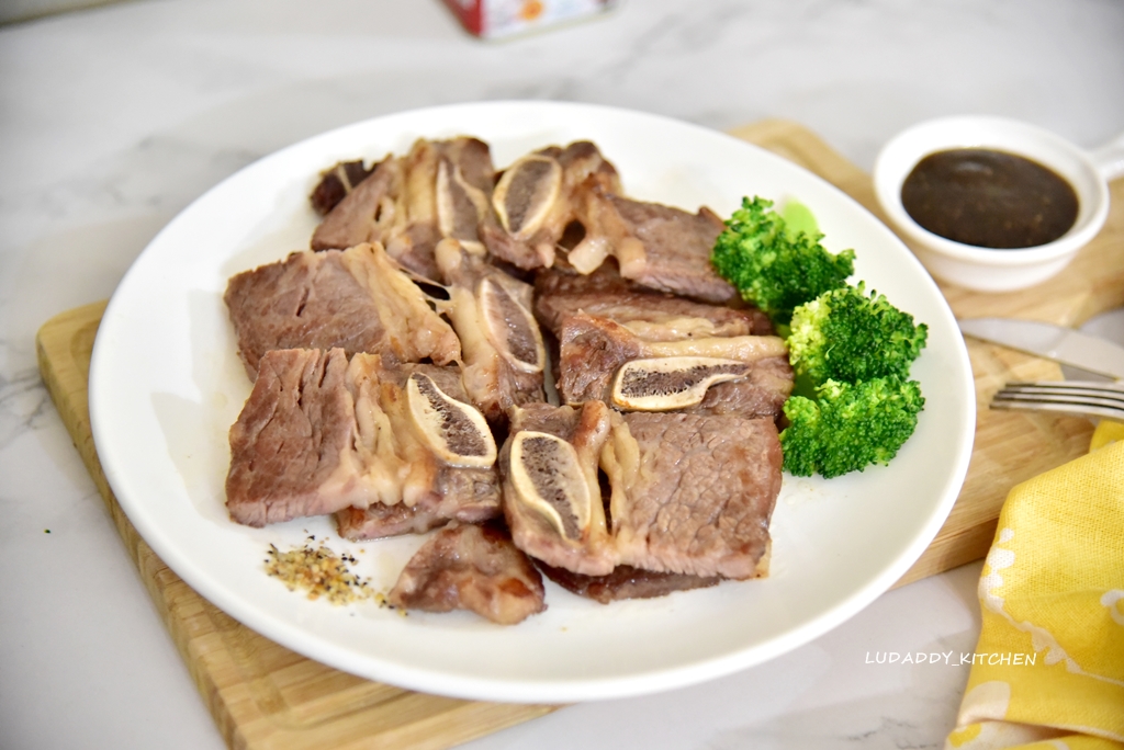 【食譜】Beef Hunter 肉品料理/香煎美國帶骨牛小排