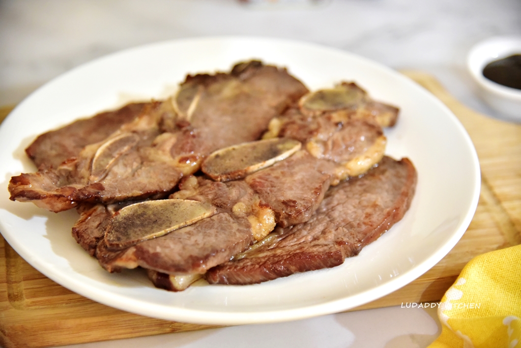 【食譜】Beef Hunter 肉品料理/香煎美國帶骨牛小排