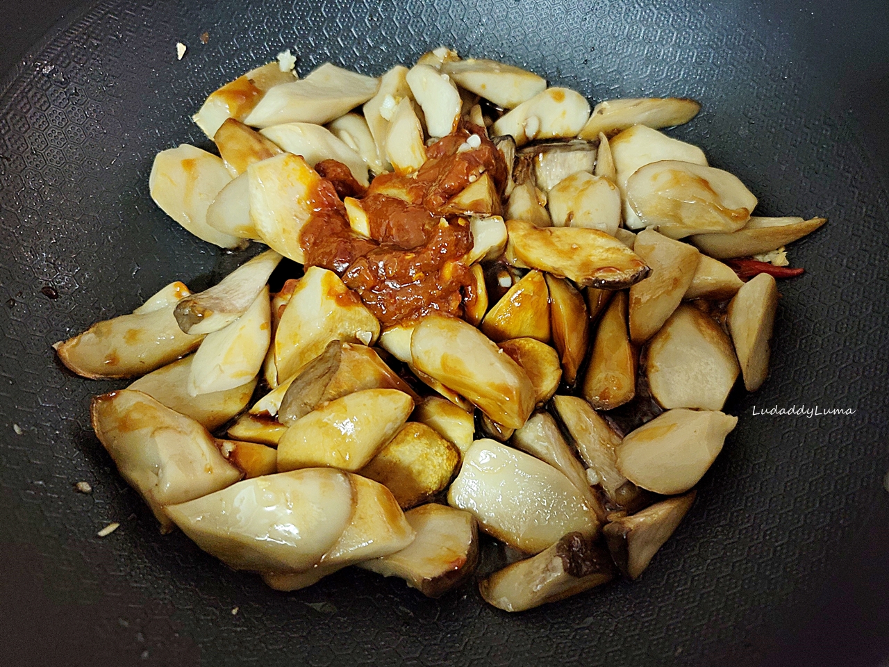 【食譜】醬燒杏鮑菇/一訣竅讓杏鮑菇醬香入味且口感Q勁