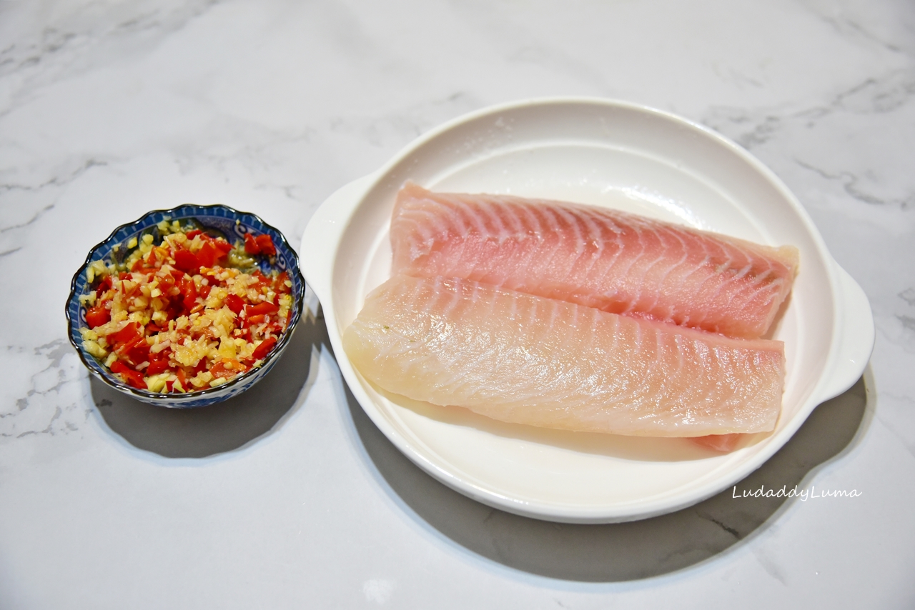 【食譜】剁椒魚片│剁椒魚頭的姊妹料理，簡易美味色彩亮紅討喜