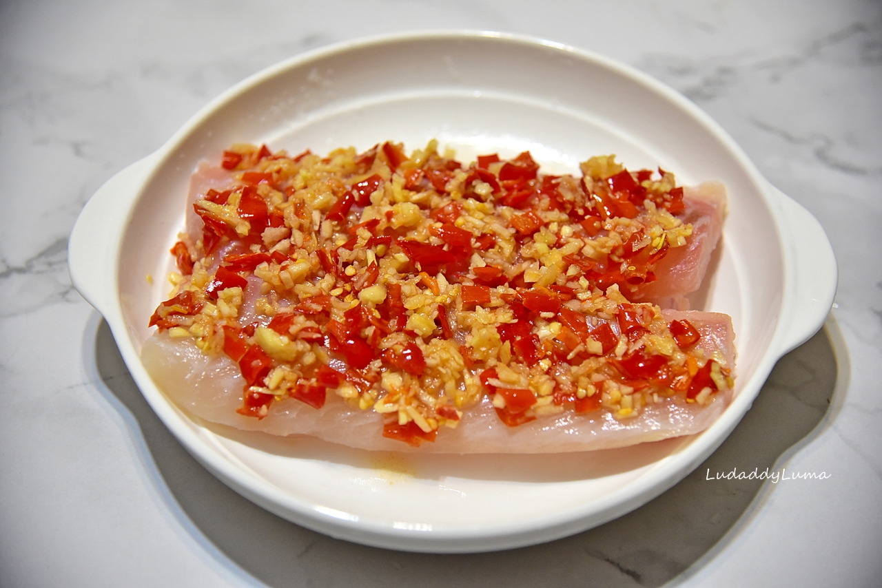【食譜】剁椒魚片│剁椒魚頭的姊妹料理，簡易美味色彩亮紅討喜