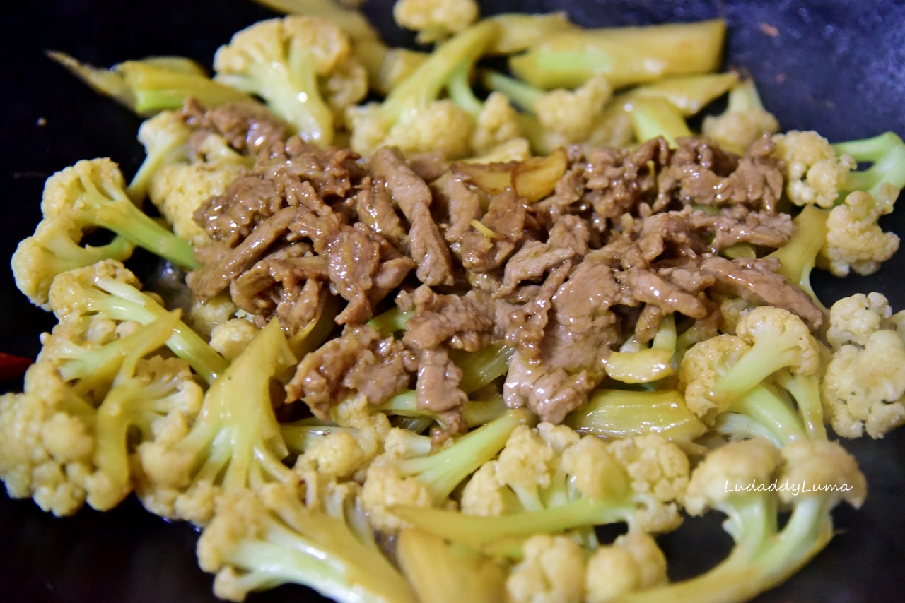 【食譜】乾鍋花菜│開胃下飯、香辣帶脆的花椰菜料理
