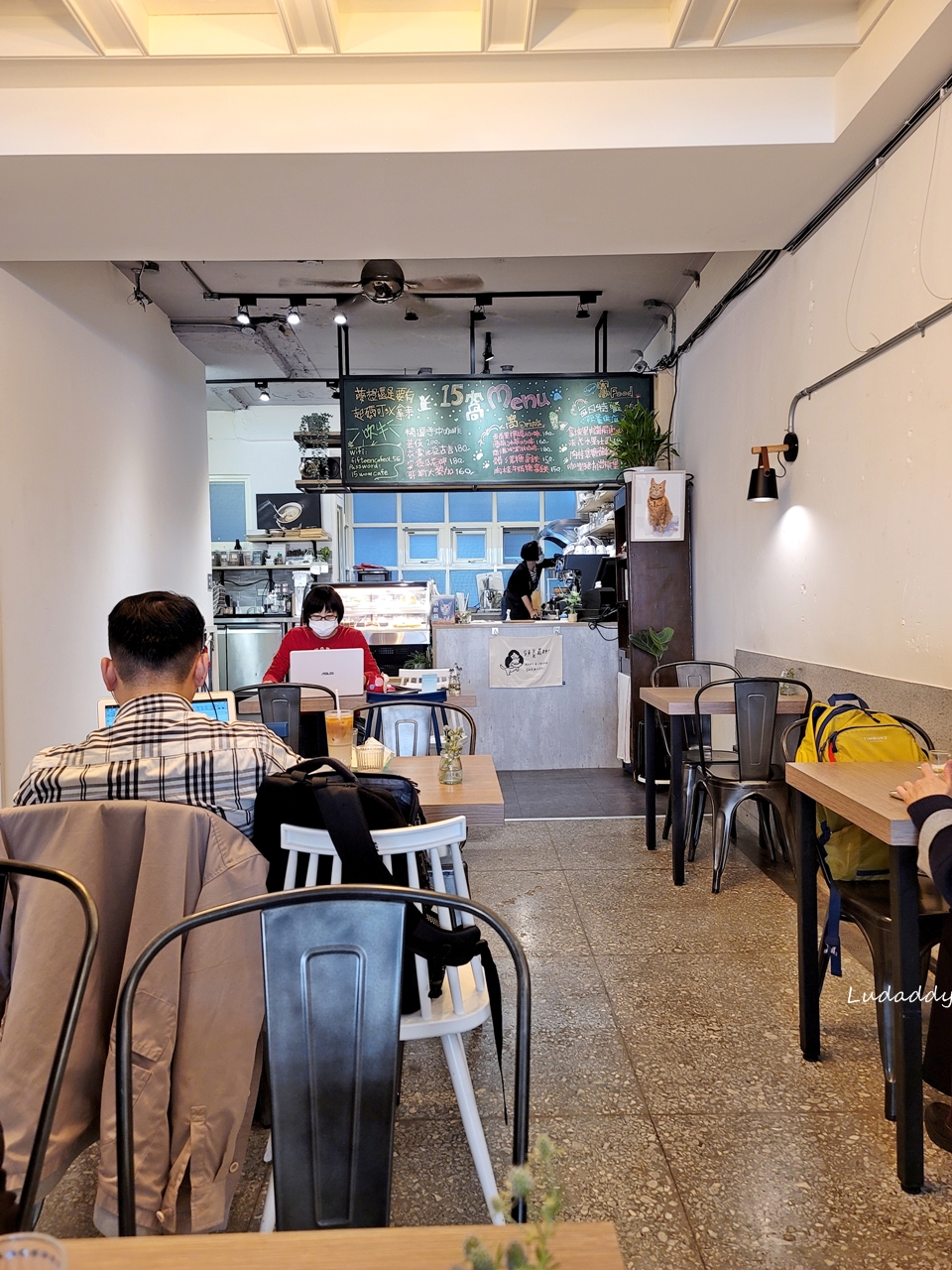 拾伍窩Café│捷運中山站老屋改造的文青風咖啡廳&南西小姐個展
