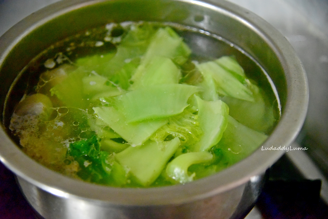 芥菜雞湯│芥菜是刈菜也是長年菜，加干貝燉煮雞湯意想不到的清澈鮮甜