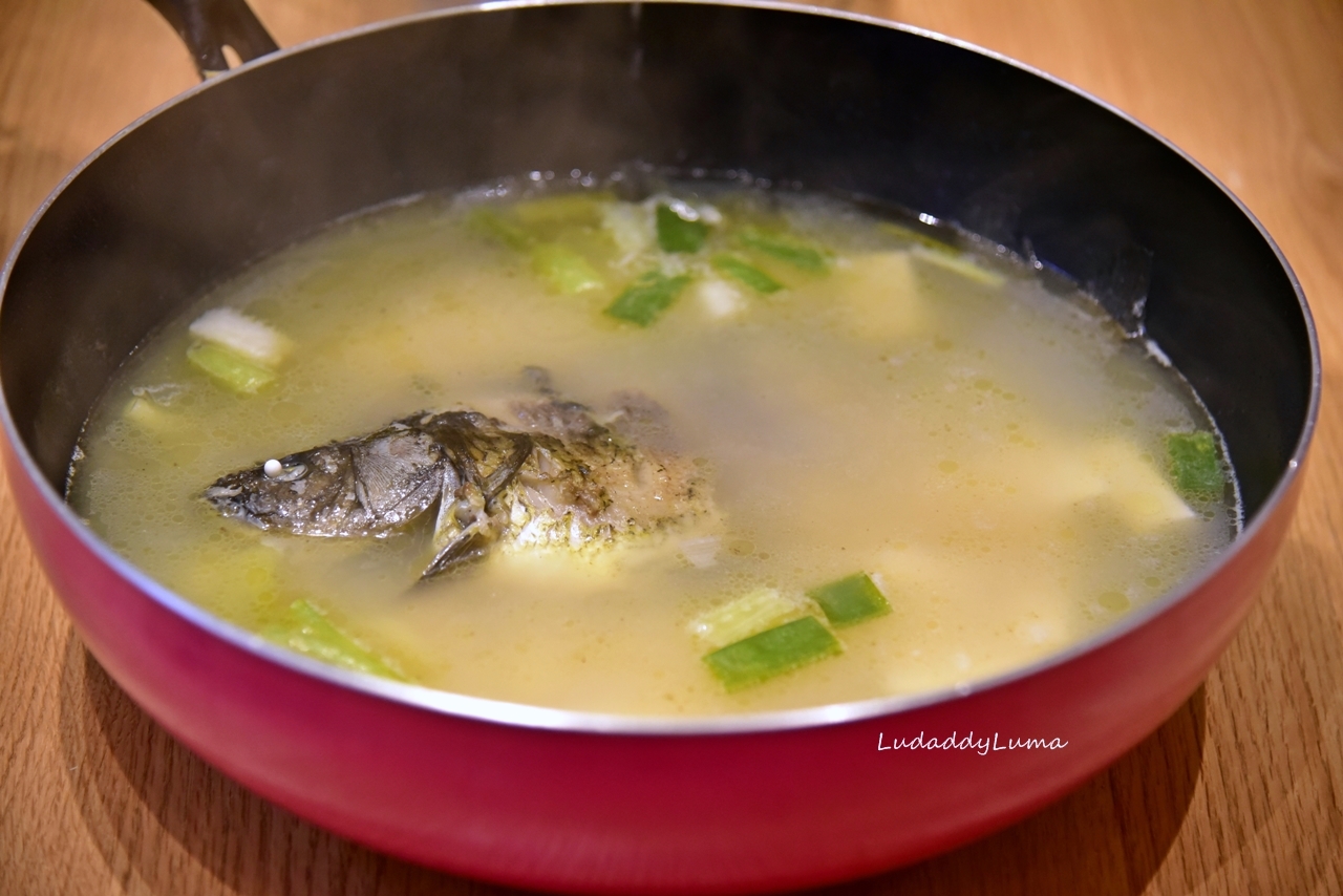 鯽魚豆腐湯，簡單快速燉出好喝的奶白色鯽魚湯