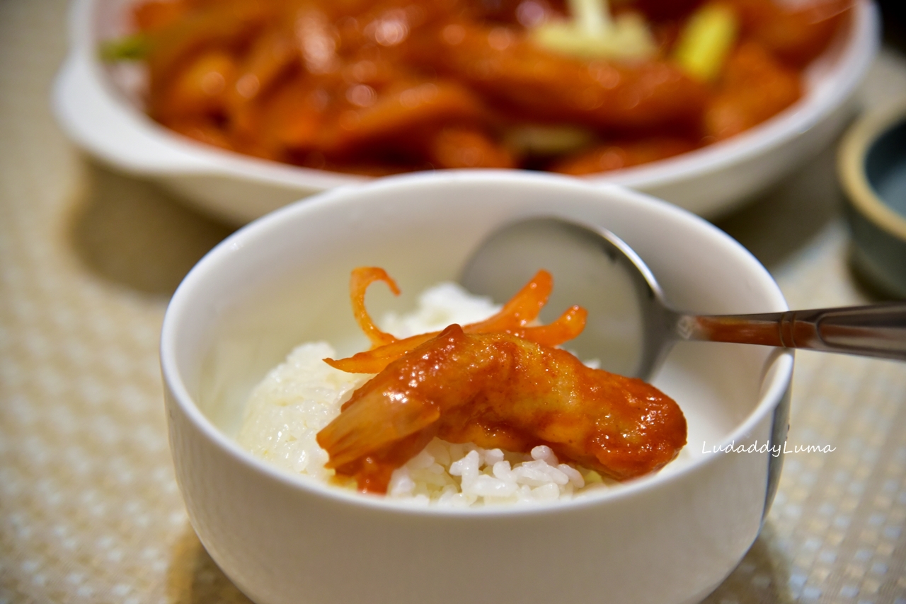 韓式辣炒甜不辣，作法簡易十分鐘上菜，辣中帶甜超下飯