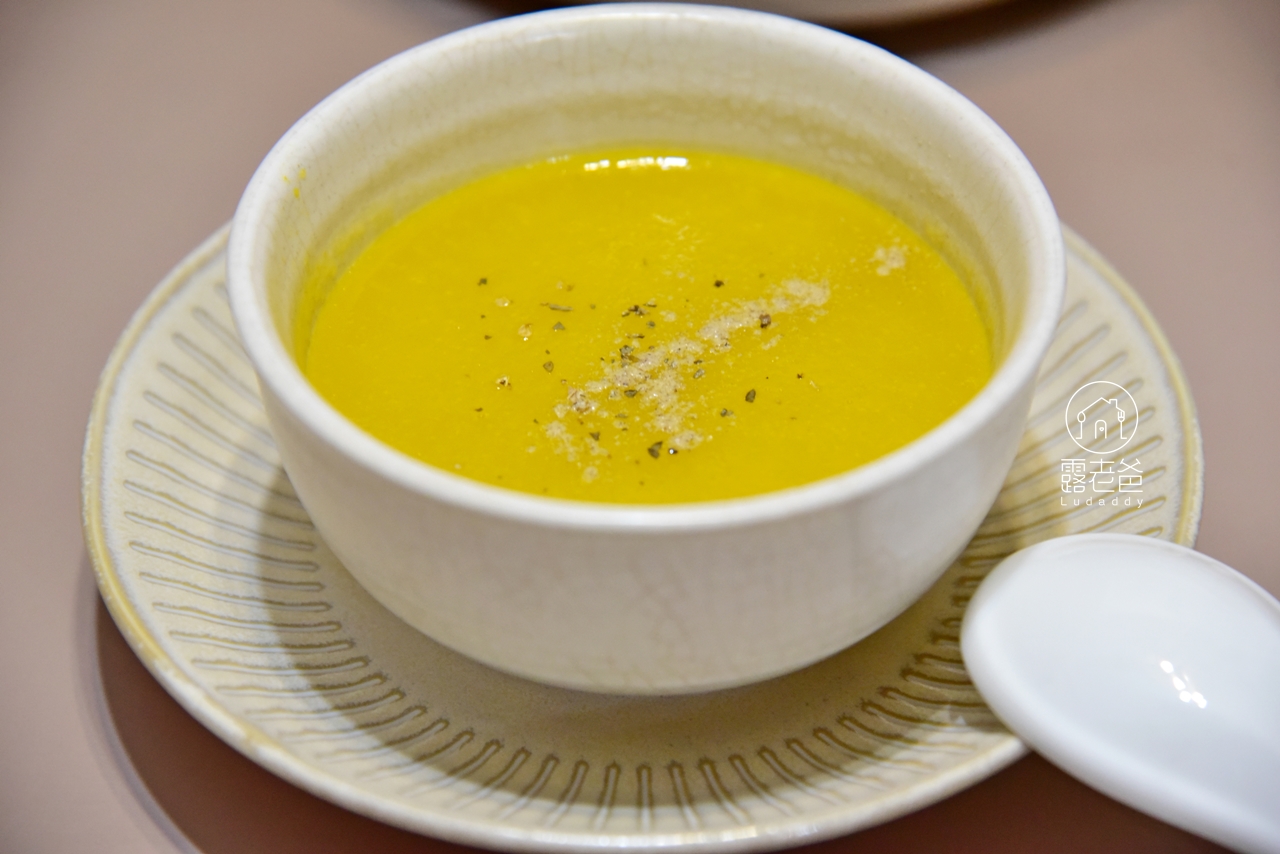網站近期文章：【南瓜濃湯】天然甘甜、口感圓潤又養生的簡易濃湯