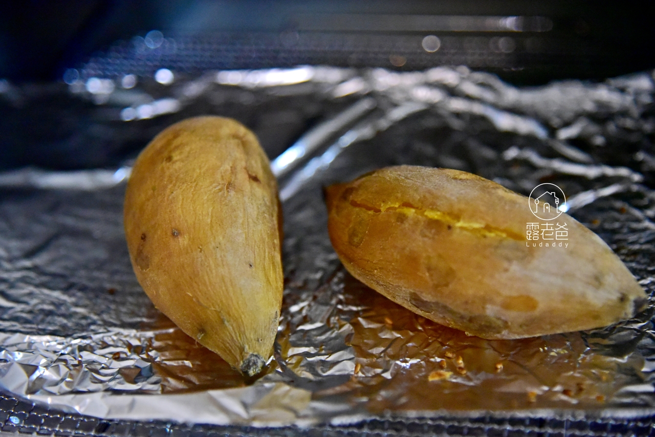簡單在家烤地瓜│輕鬆兩步驟做出口感綿密又濕潤的帶皮烤地瓜