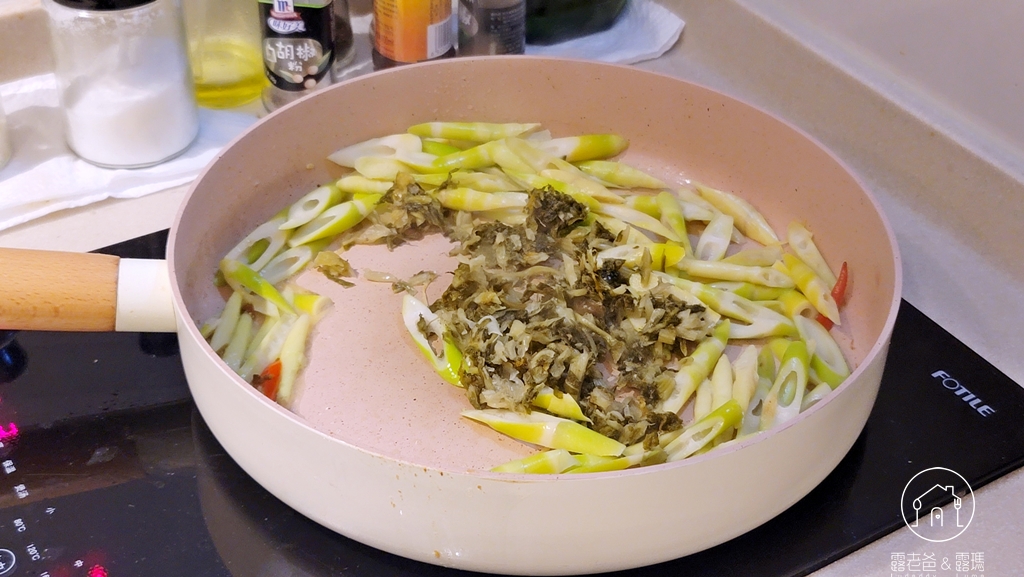【食譜】雪菜肉絲炒箭筍│江浙風味料理，來自山林的美味