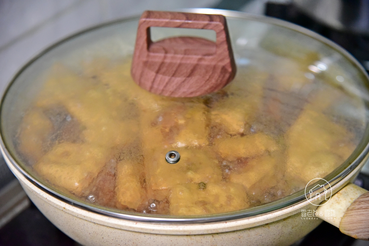 【食譜】滷豆干｜滿滿氣孔又軟嫩多汁的家常滷豆干方法！