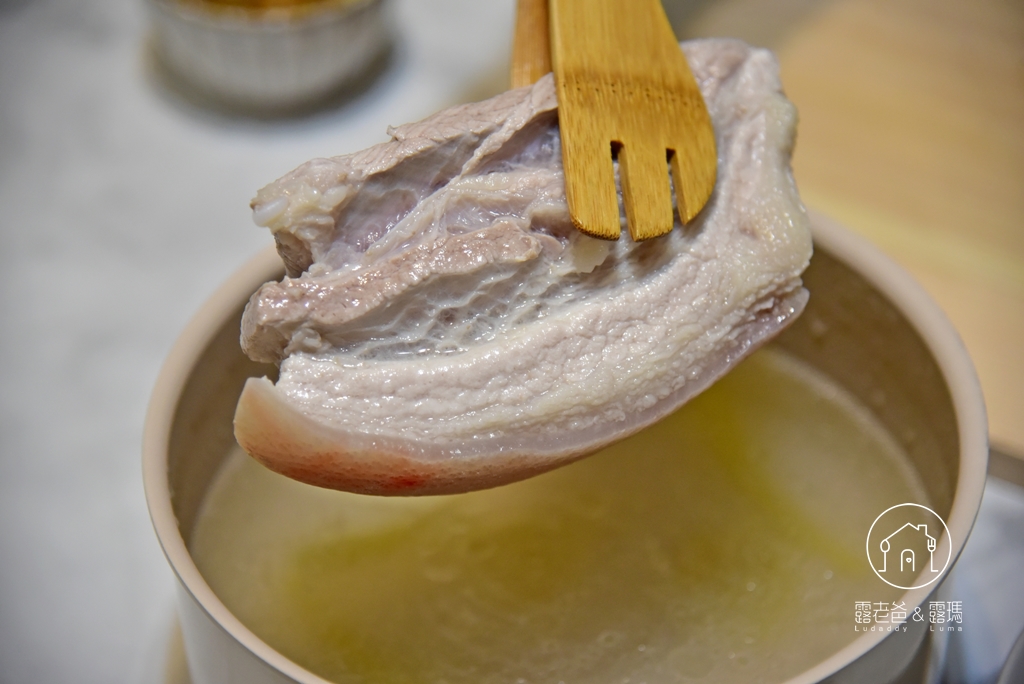 【食譜】蒜泥白肉｜豬肉的鮮香加上蒜泥，簡單原始的美味
