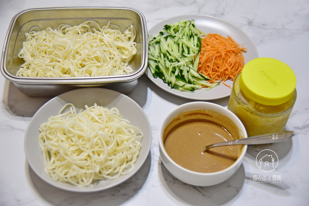 【食譜】台式麻醬涼麵｜麻醬汁調製比例，自製涼麵條的簡單方法