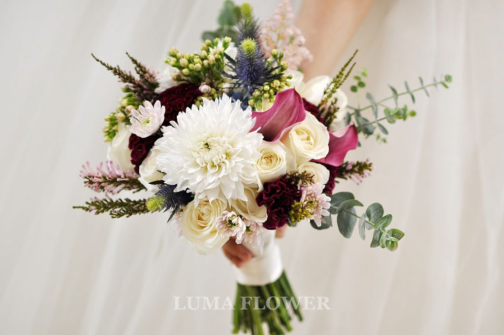 【婚禮花藝 Wedding Flowers】有著自然線條的清新系新娘捧花.胸花 @露老爸&amp;露瑪