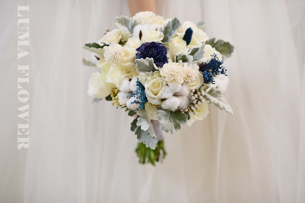 【婚禮花藝 Wedding Flowers】藍灰色調無彩度的乾燥花&#038;鮮花複合式新娘捧花.胸花 @露老爸&amp;露瑪