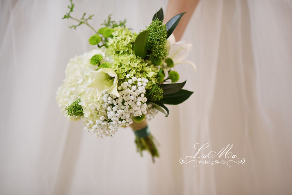 【婚禮花藝 Wedding Flowers】簡約清新的白綠色捧花的新娘捧花.胸花 @露老爸&amp;露瑪